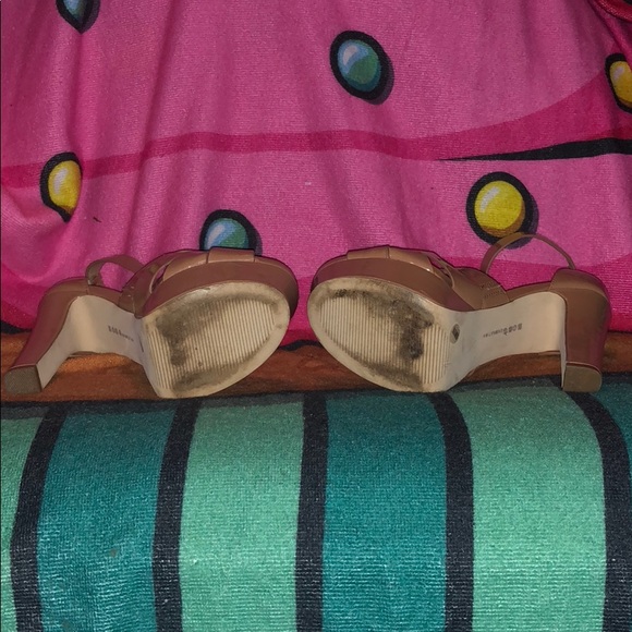 BCBG heels - Picture 4 of 4